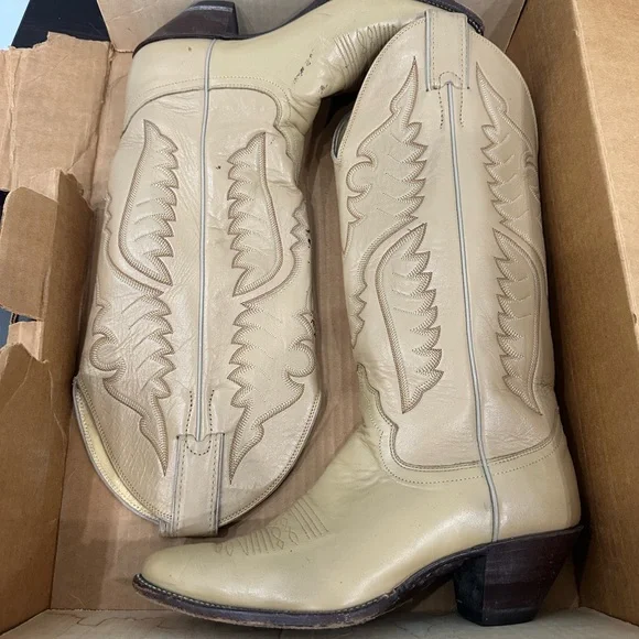 Justin Brown Cowgirl Boots - Picture 2 of 8